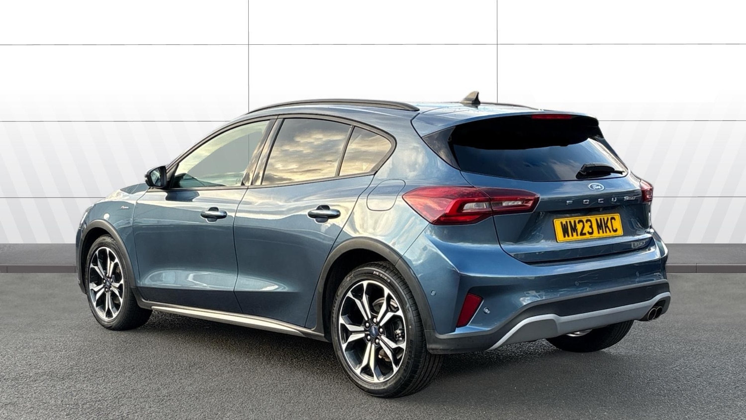 Used Ford Focus 2023 for sale - 77046574: Photo 2