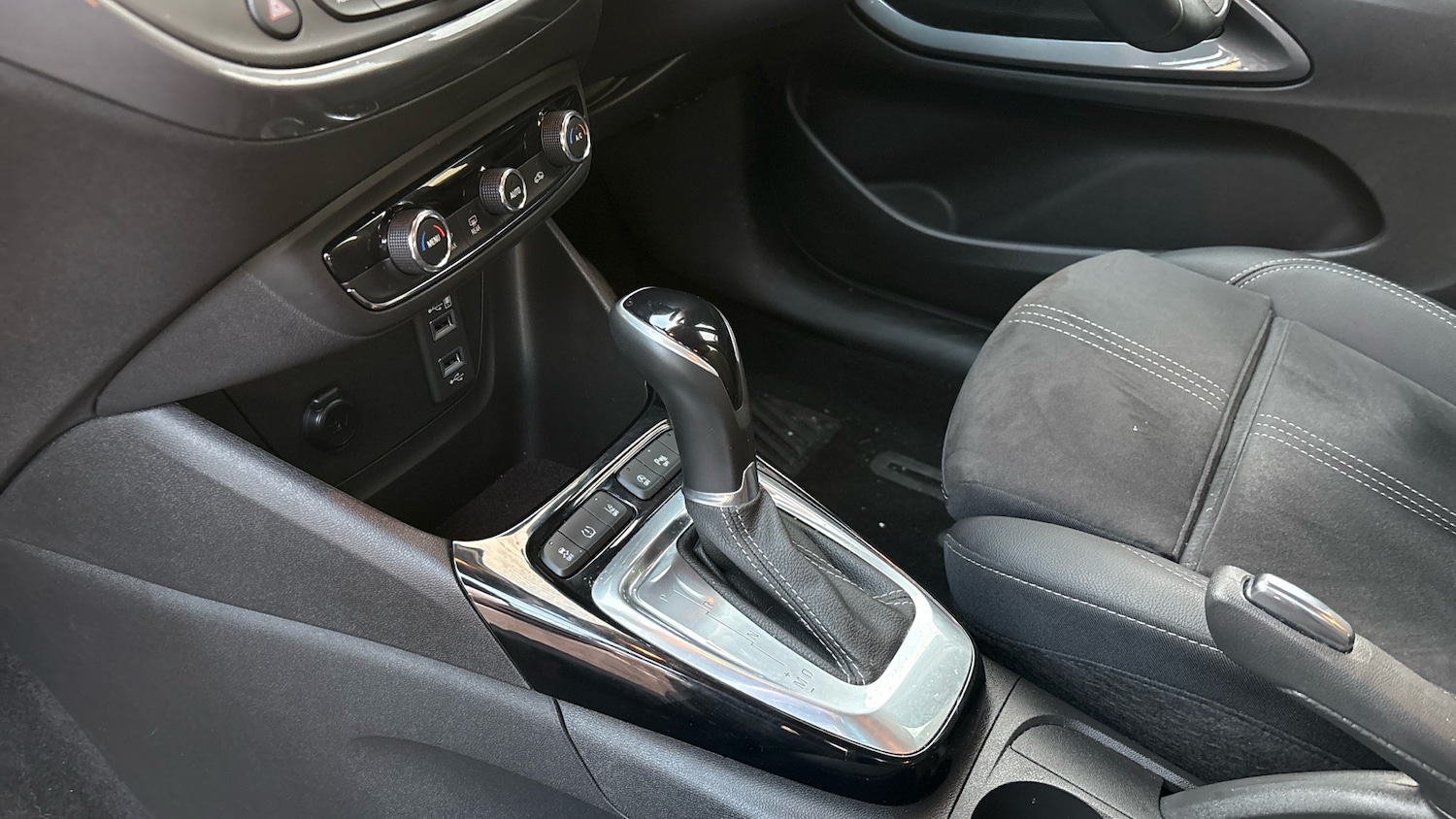 Used Vauxhall Crossland 2022 for sale - 76405180: Photo 13