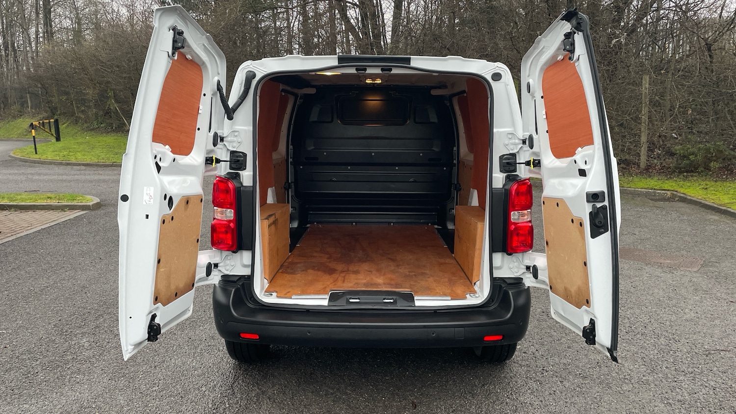 Used Vauxhall Vivaro 2024 for sale - 77325970: Photo 3