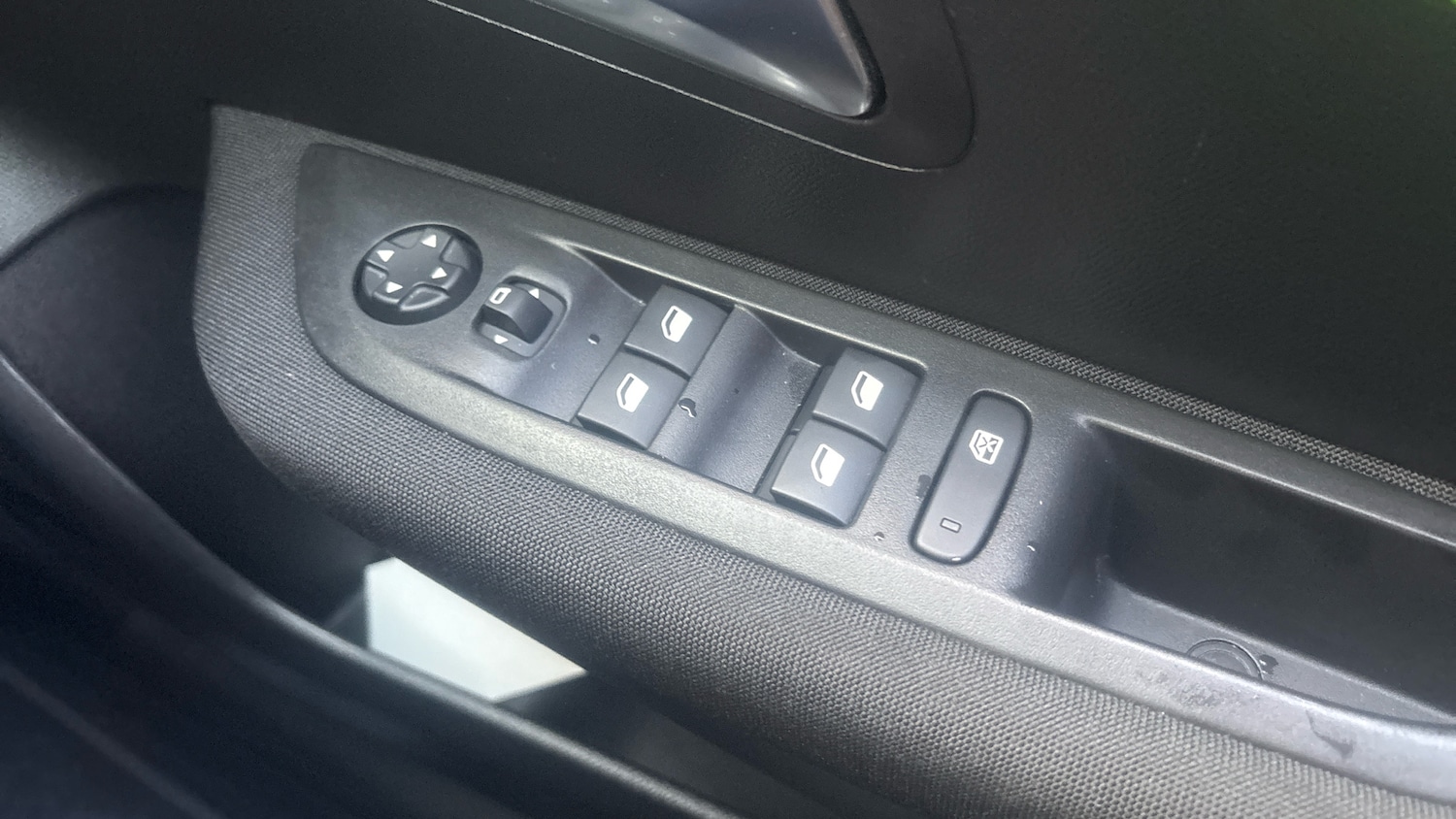 Used Peugeot 208 2024 for sale - 76879238: Photo 27