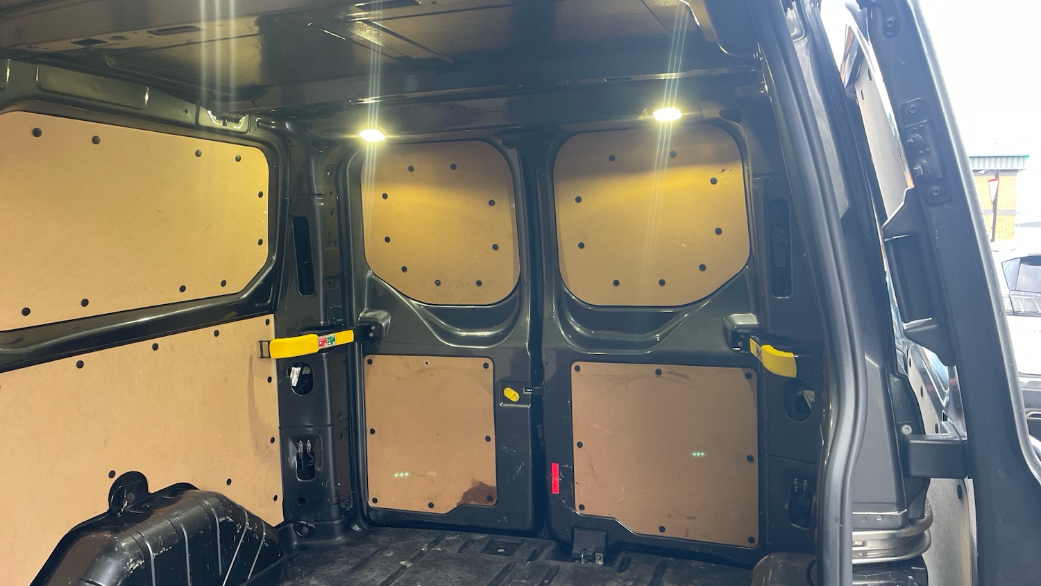 Used Ford Transit Custom 2017 for sale - 76945799: Photo 14