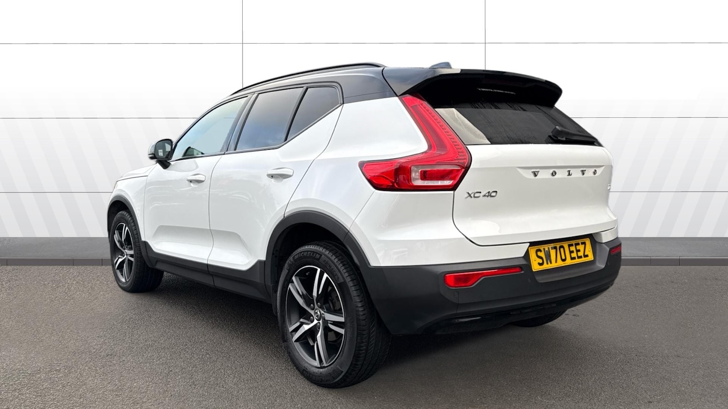 Used Volvo XC40 2020 for sale - 77069232: Photo 2