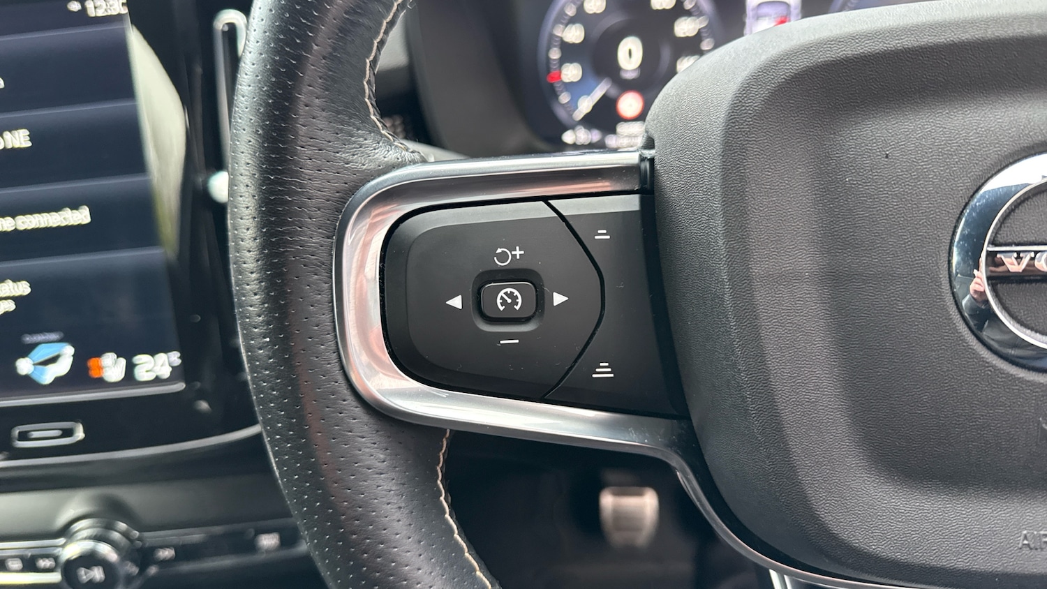 Used Volvo XC40 2020 for sale - 77069232: Photo 27