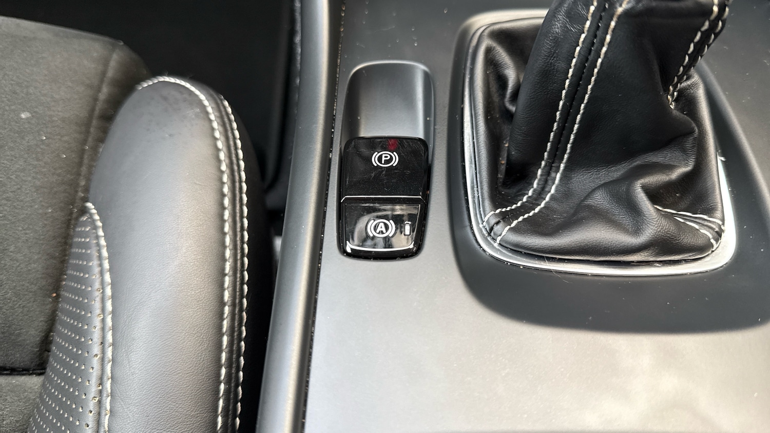 Used Volvo XC40 2020 for sale - 77069232: Photo 33