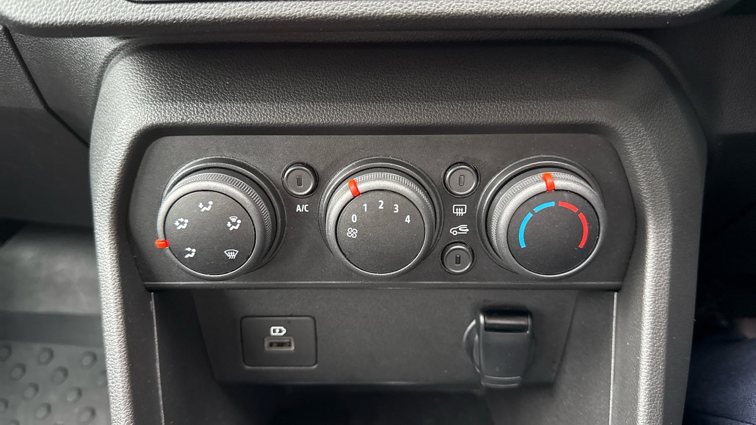 Used Dacia Sandero 2021 for sale - 76129281: Photo 29