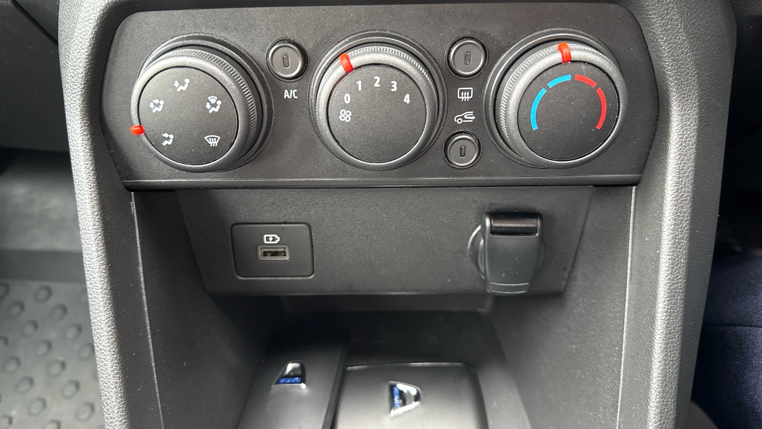 Used Dacia Sandero 2021 for sale - 76129281: Photo 30