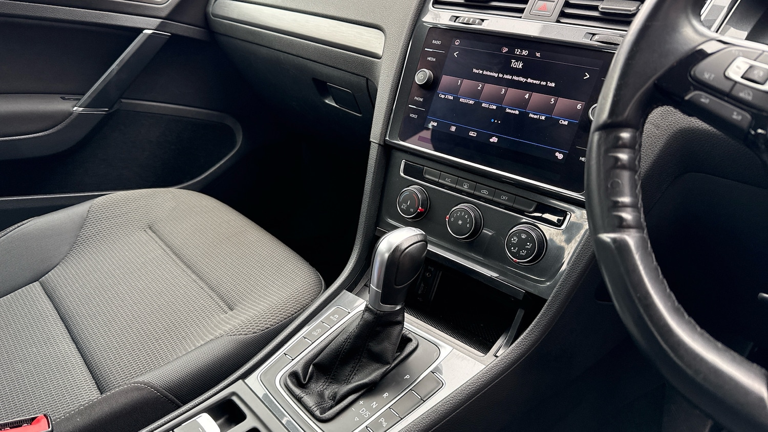 Used Volkswagen Golf 2017 for sale - 76598850: Photo 14