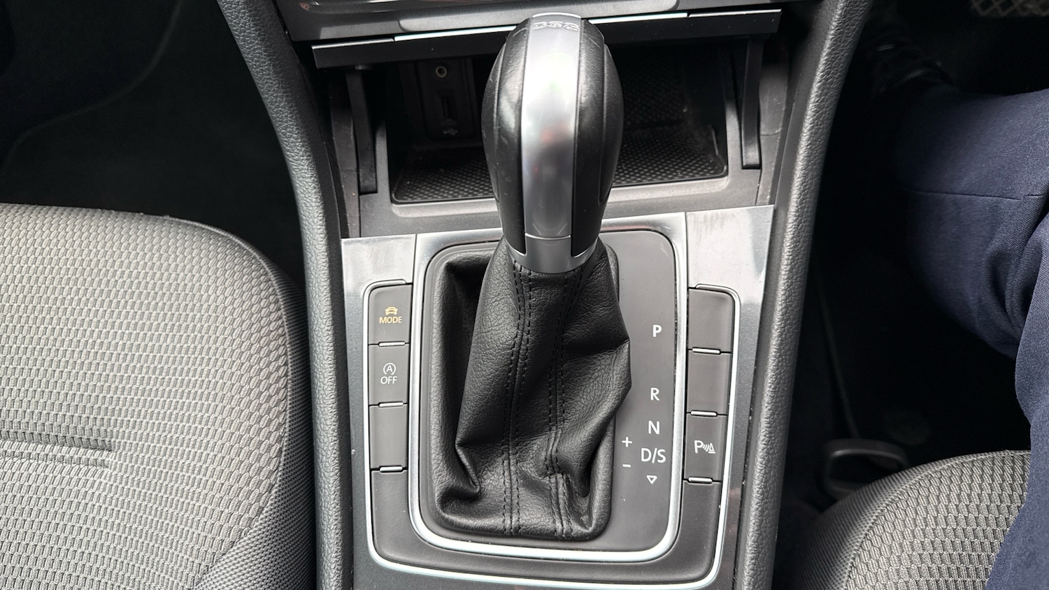 Used Volkswagen Golf 2017 for sale - 76598850: Photo 21