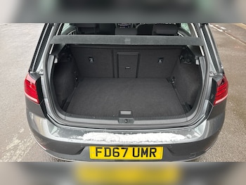 Used Volkswagen Golf 2017 for sale - 76598850: Photo