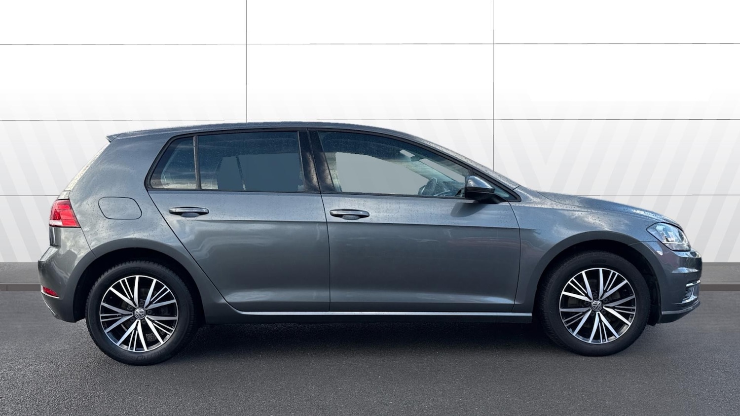 Used Volkswagen Golf 2017 for sale - 76598850: Photo 5