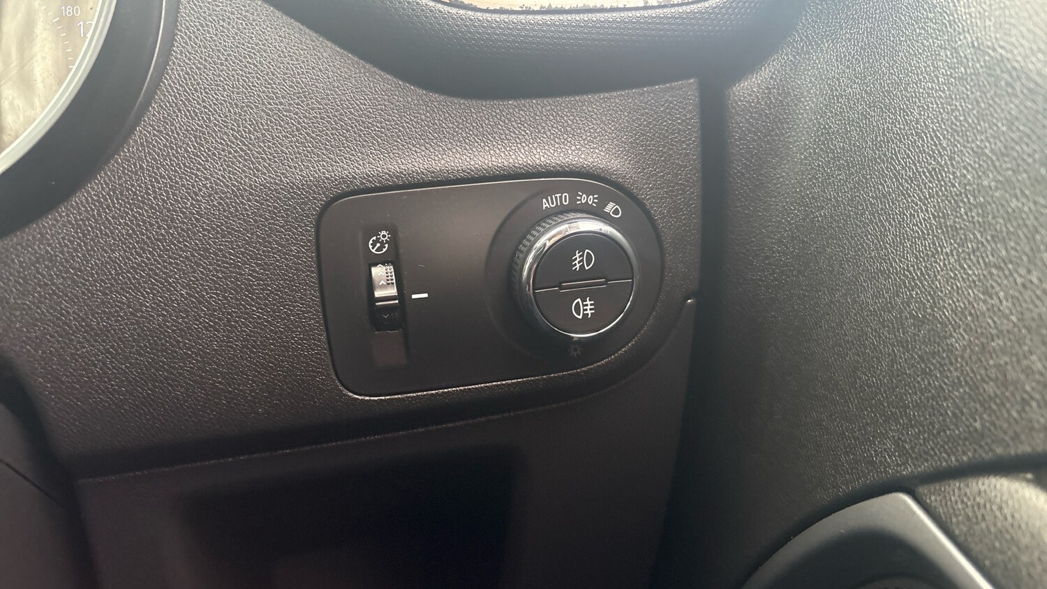 Used Vauxhall Crossland 2022 for sale - 76532574: Photo 26