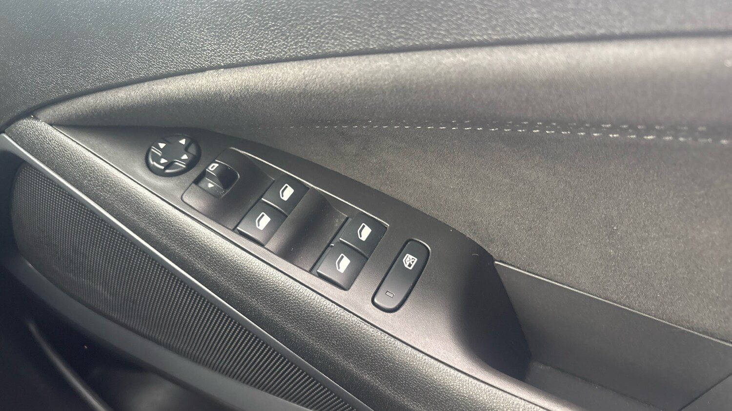 Used Vauxhall Crossland 2022 for sale - 76532574: Photo 27