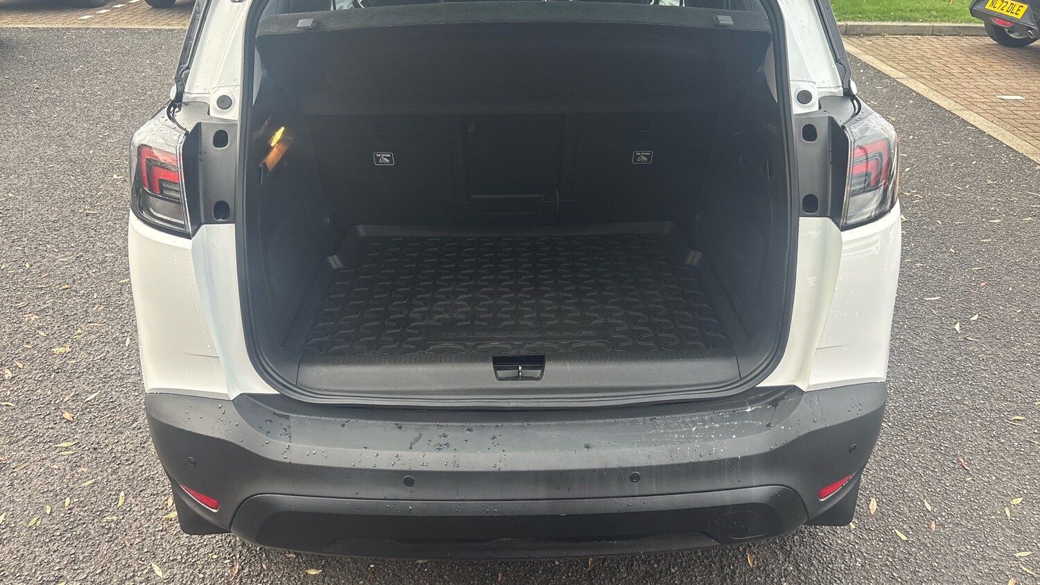 Used Vauxhall Crossland 2022 for sale - 76532574: Photo 4