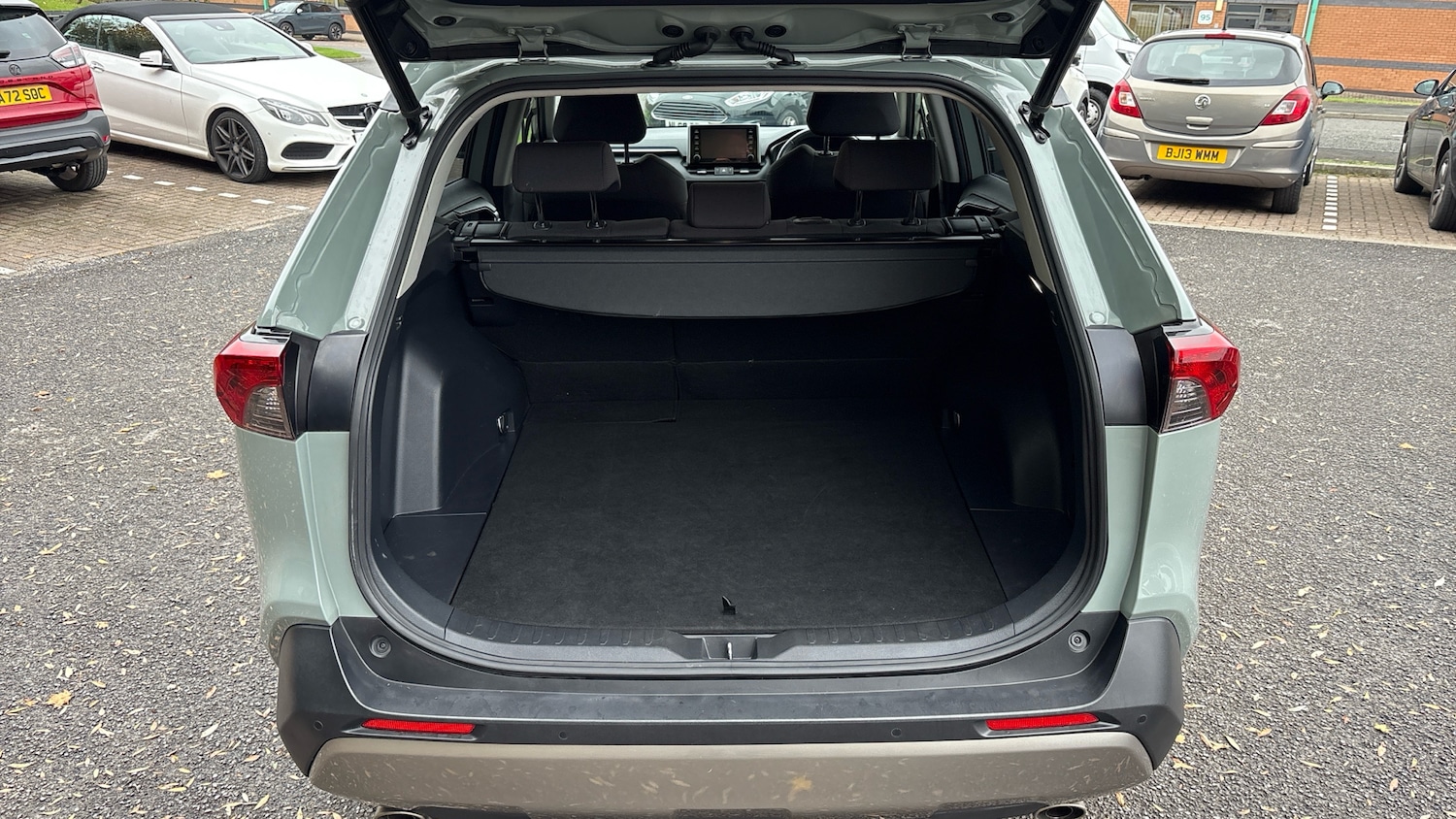 Used Toyota RAV4 2022 for sale - 76319535: Photo 4