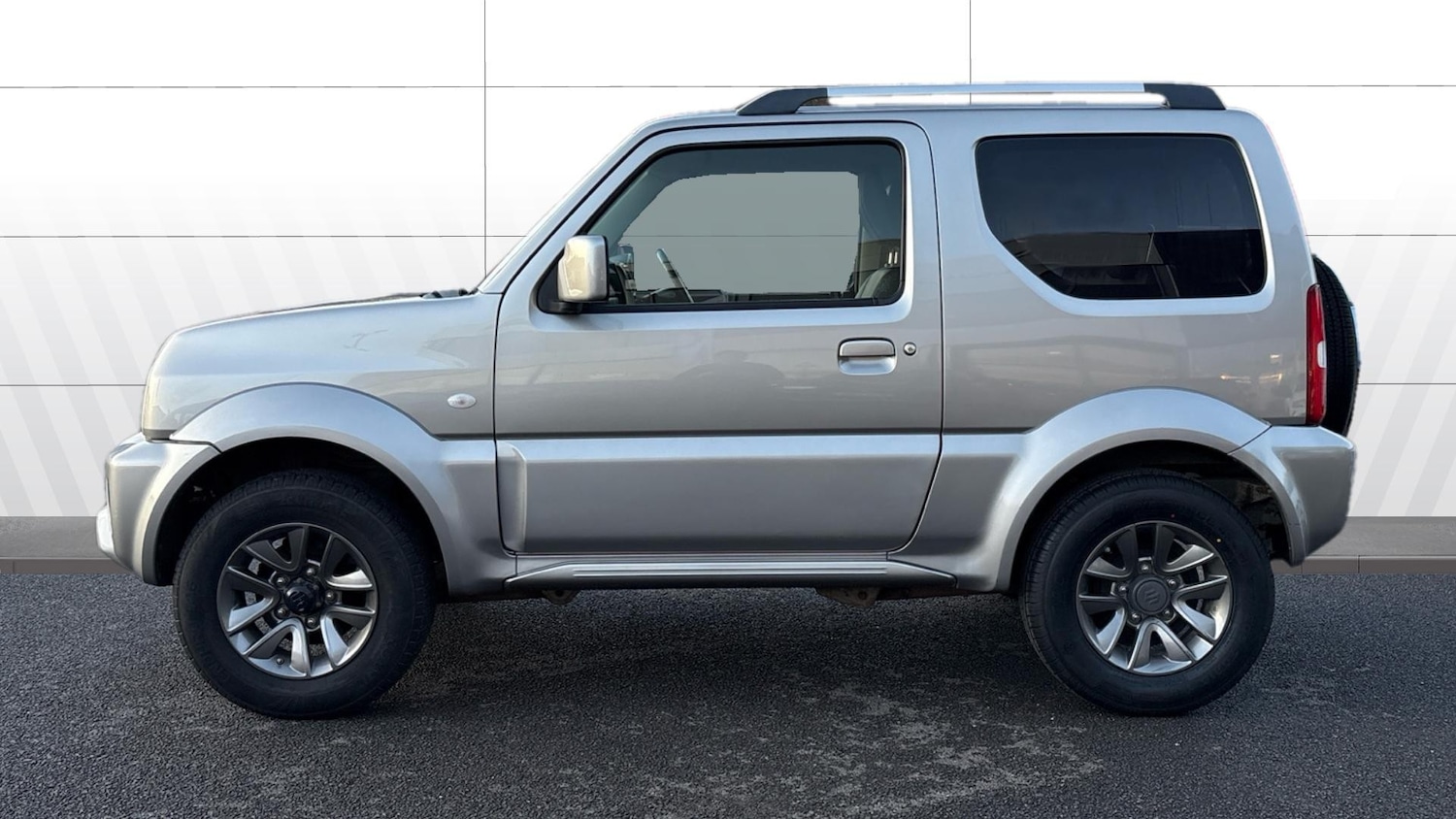 Used Suzuki Jimny 2017 for sale - 76782513: Photo 5