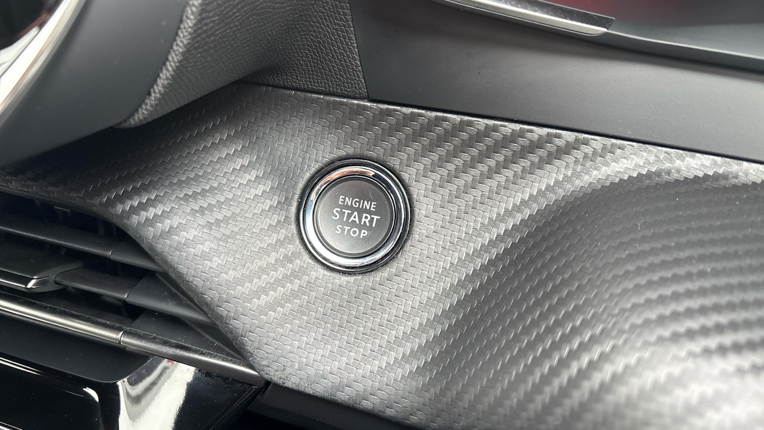 Used Peugeot 2008 2023 for sale - 76859031: Photo 24