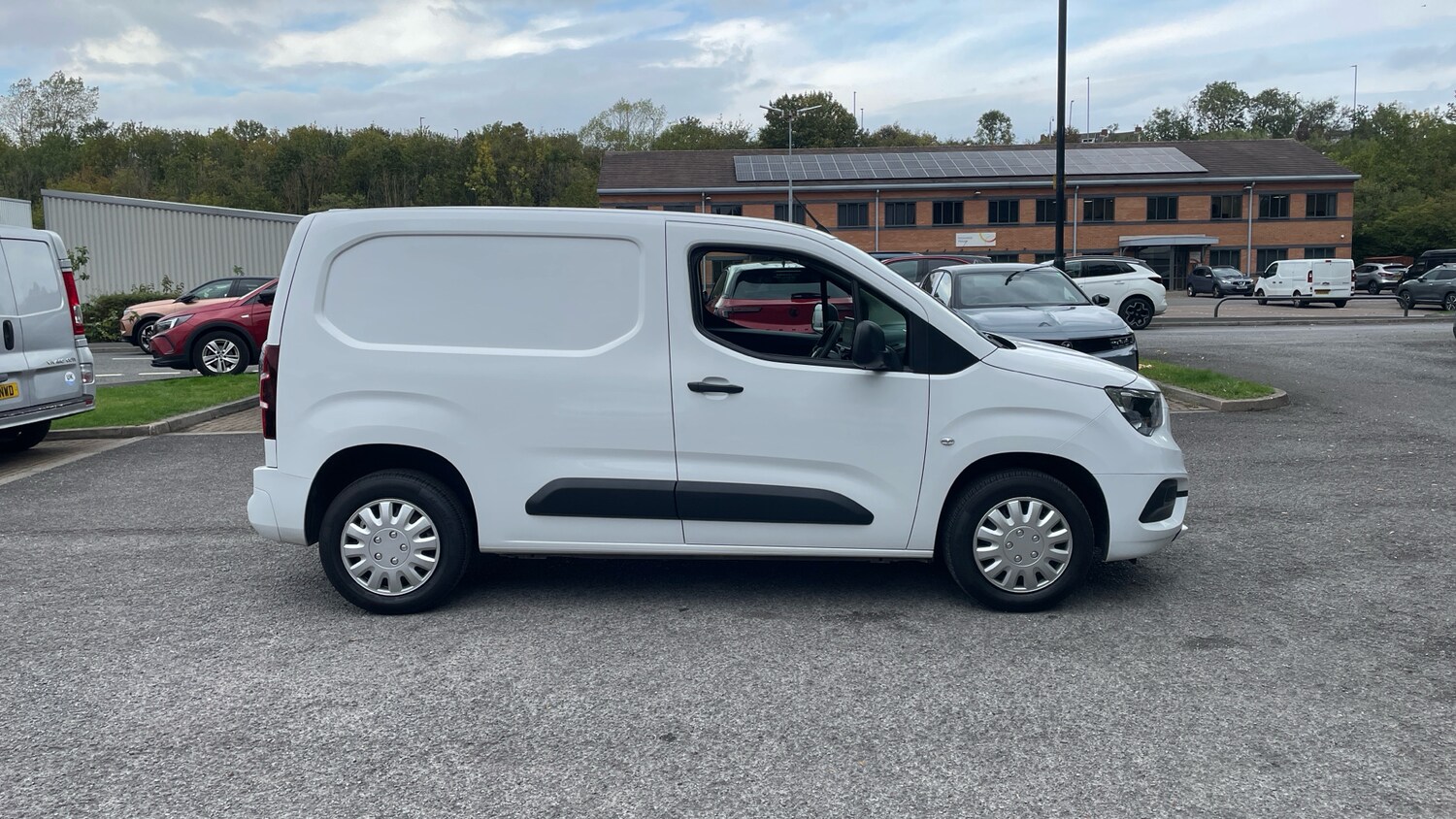 Used Vauxhall Combo 2022 for sale - 76321669: Photo 9