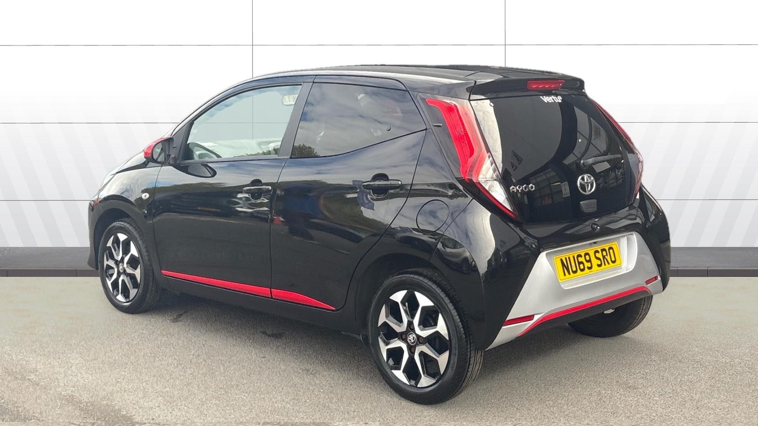 Used Toyota AYGO 2019 for sale - 76335093: Photo 2