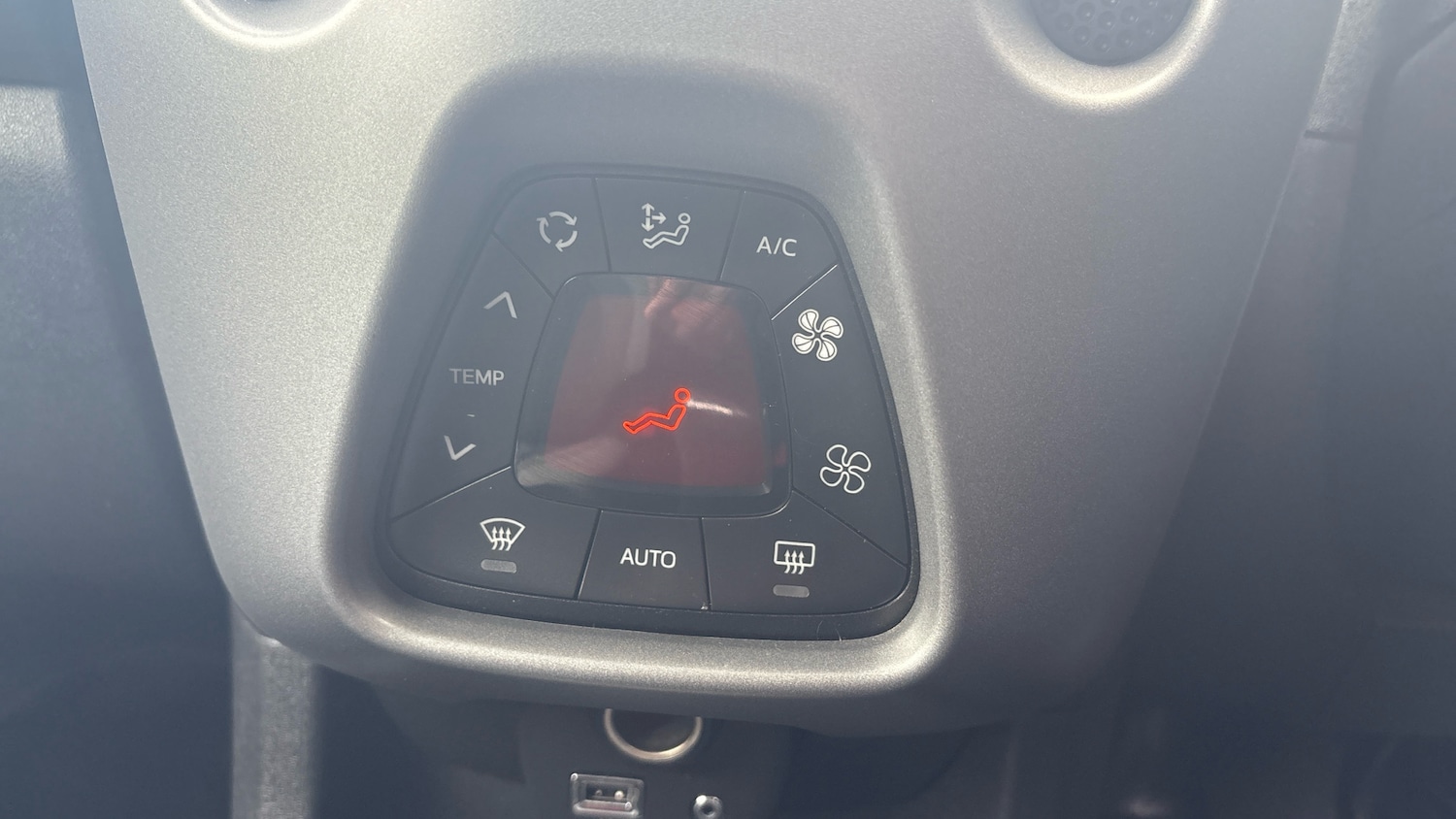 Used Toyota AYGO 2019 for sale - 76335093: Photo 36