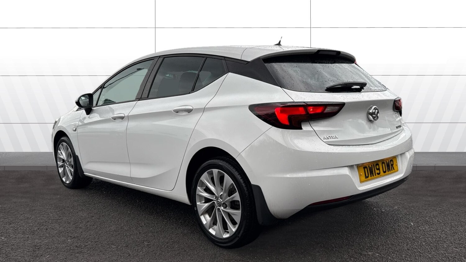 Used Vauxhall Astra 2019 for sale - 76696859: Photo 2