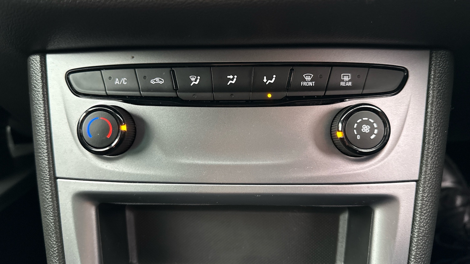 Used Vauxhall Astra 2019 for sale - 76696859: Photo 25