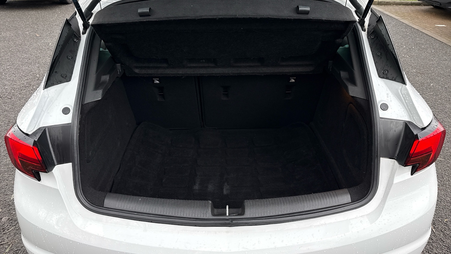 Used Vauxhall Astra 2019 for sale - 76696859: Photo 4