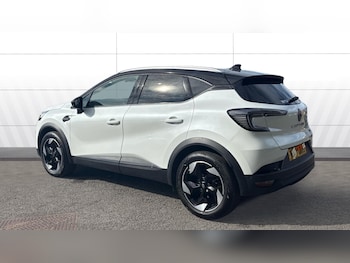 Used Renault Captur 2024 for sale - 75547799: Photo