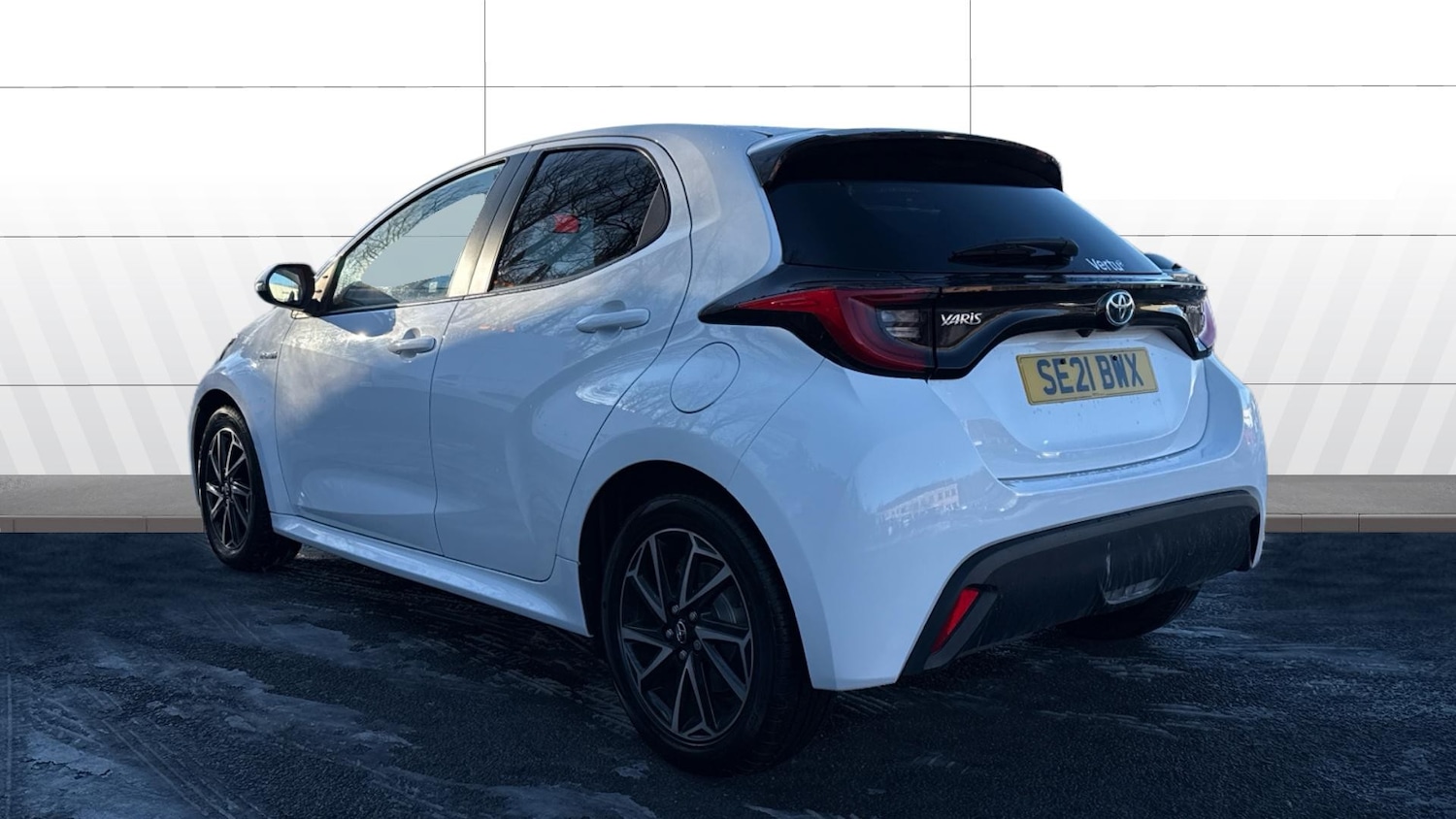 Used Toyota Yaris 2021 for sale - 77124984: Photo 2