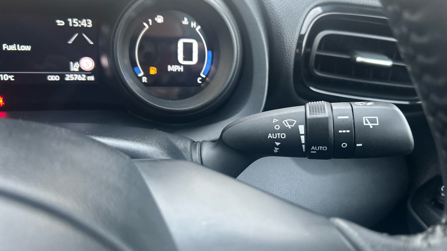 Used Toyota Yaris 2021 for sale - 77124984: Photo 34