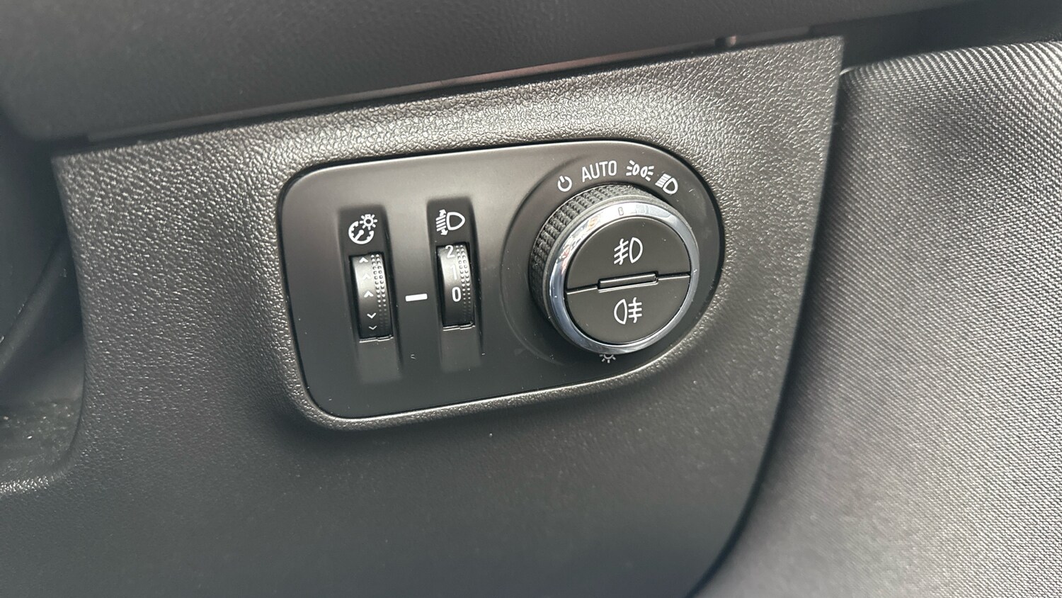 Used Vauxhall Corsa 2016 for sale - 77930519: Photo 23