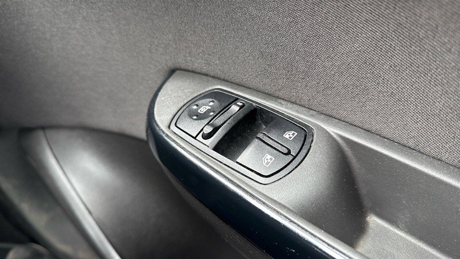 Used Vauxhall Corsa 2016 for sale - 77930519: Photo 24