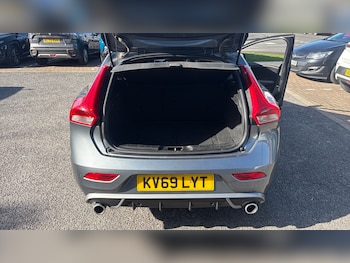 Used Volvo V40 2019 for sale - 77730738: Photo