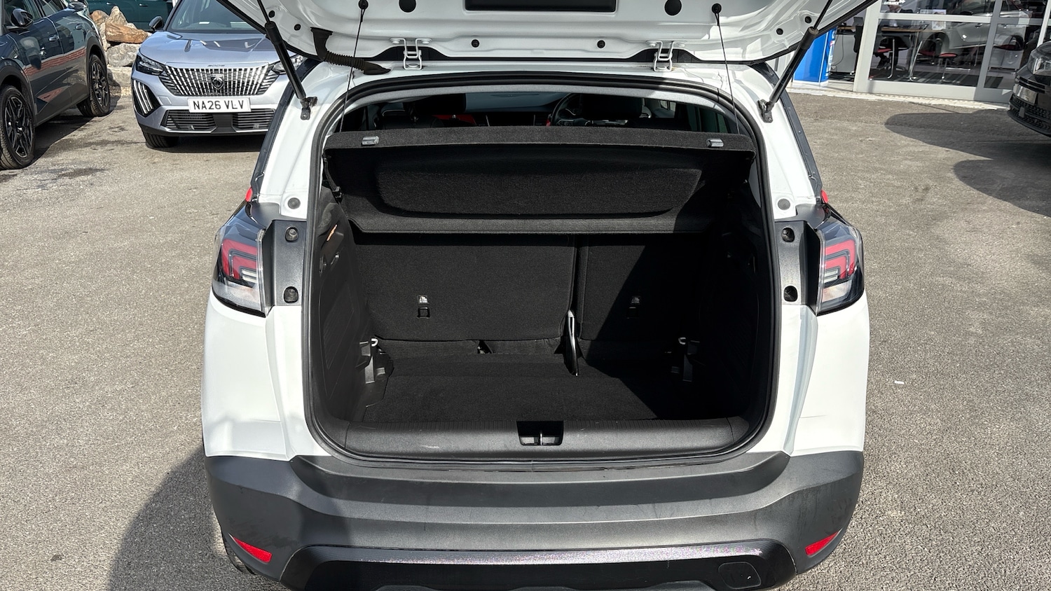 Used Vauxhall Crossland 2022 for sale - 78152910: Photo 4