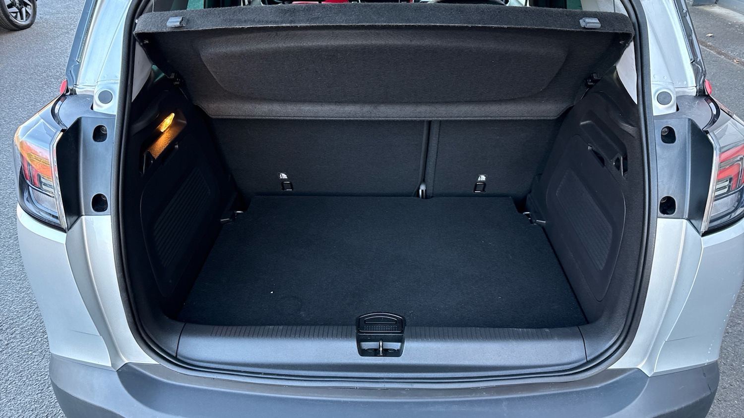 Used Vauxhall Crossland 2023 for sale - 76859700: Photo 4