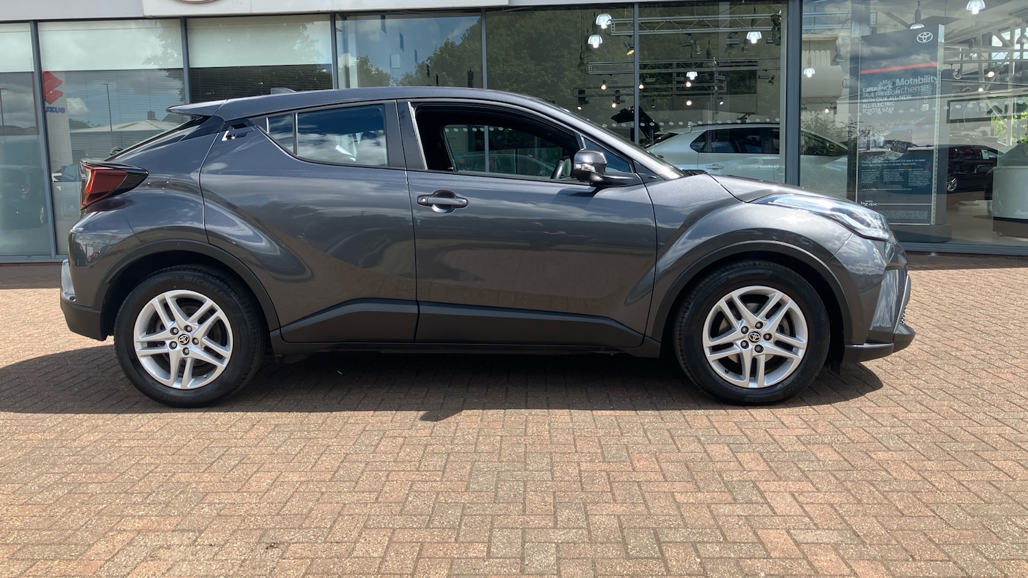 Used Toyota C-HR 2022 for sale - 76133953: Photo 16