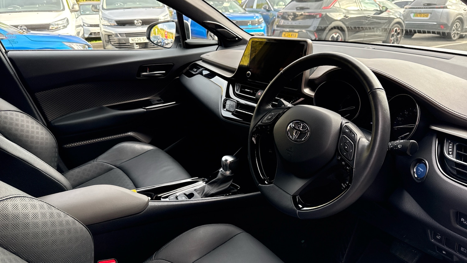 Used Toyota C-HR 2023 for sale - 76194698: Photo 11