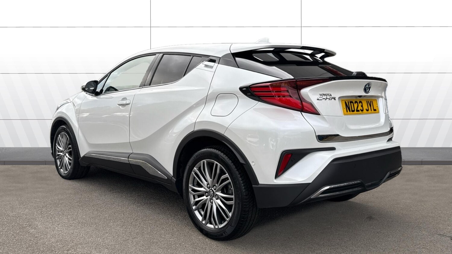 Used Toyota C-HR 2023 for sale - 76194698: Photo 2