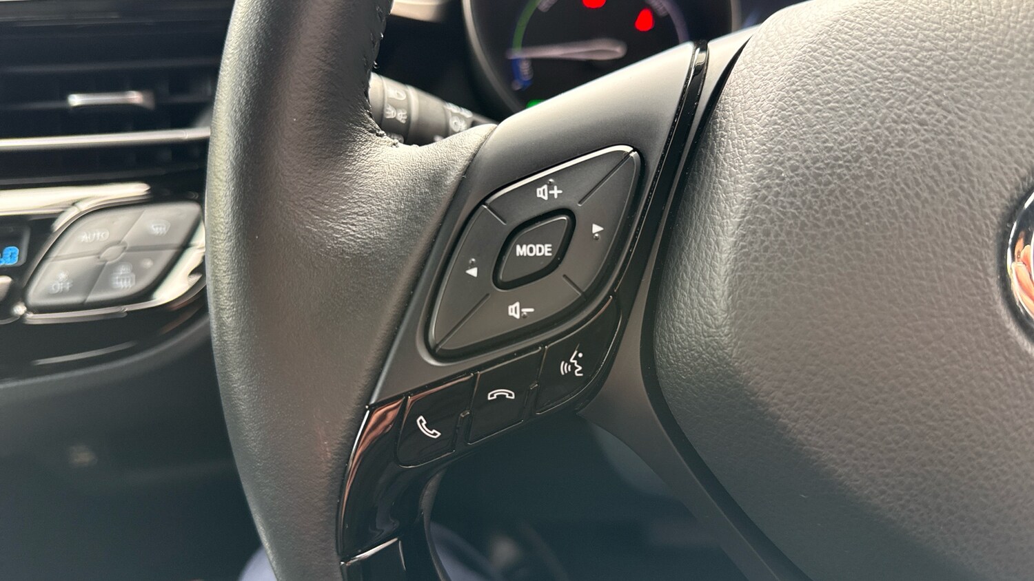 Used Toyota C-HR 2023 for sale - 76194698: Photo 22