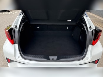 Used Toyota C-HR 2023 for sale - 76194698: Photo