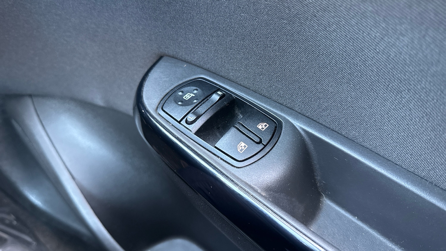 Used Vauxhall Corsa 2015 for sale - 77803056: Photo 33