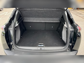Used Peugeot 2008 2023 for sale - 79311613: Photo