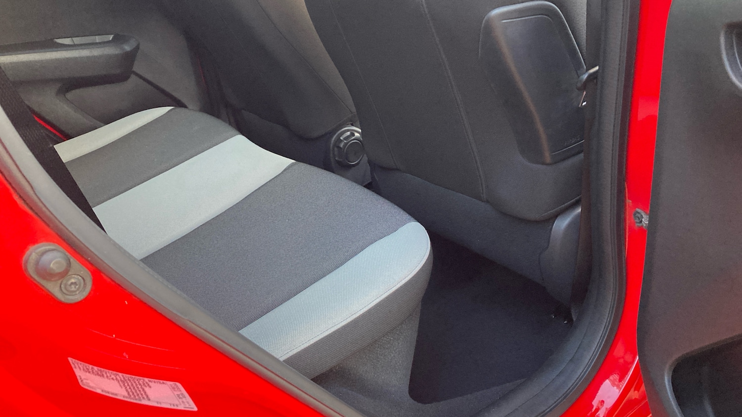 Used Toyota AYGO 2018 for sale - 77423219: Photo 12