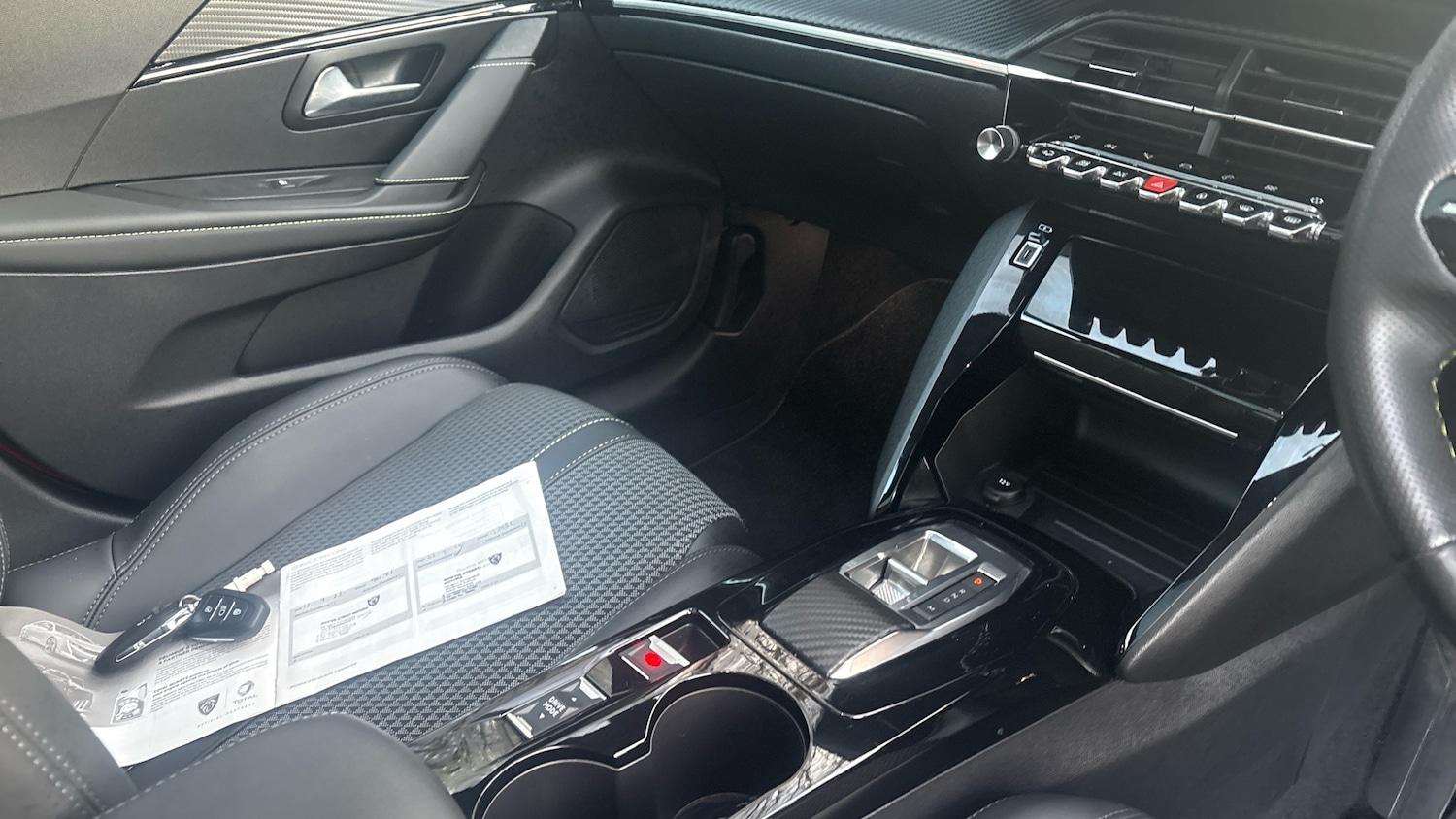 Used Peugeot 208 2022 for sale - 77033337: Photo 14