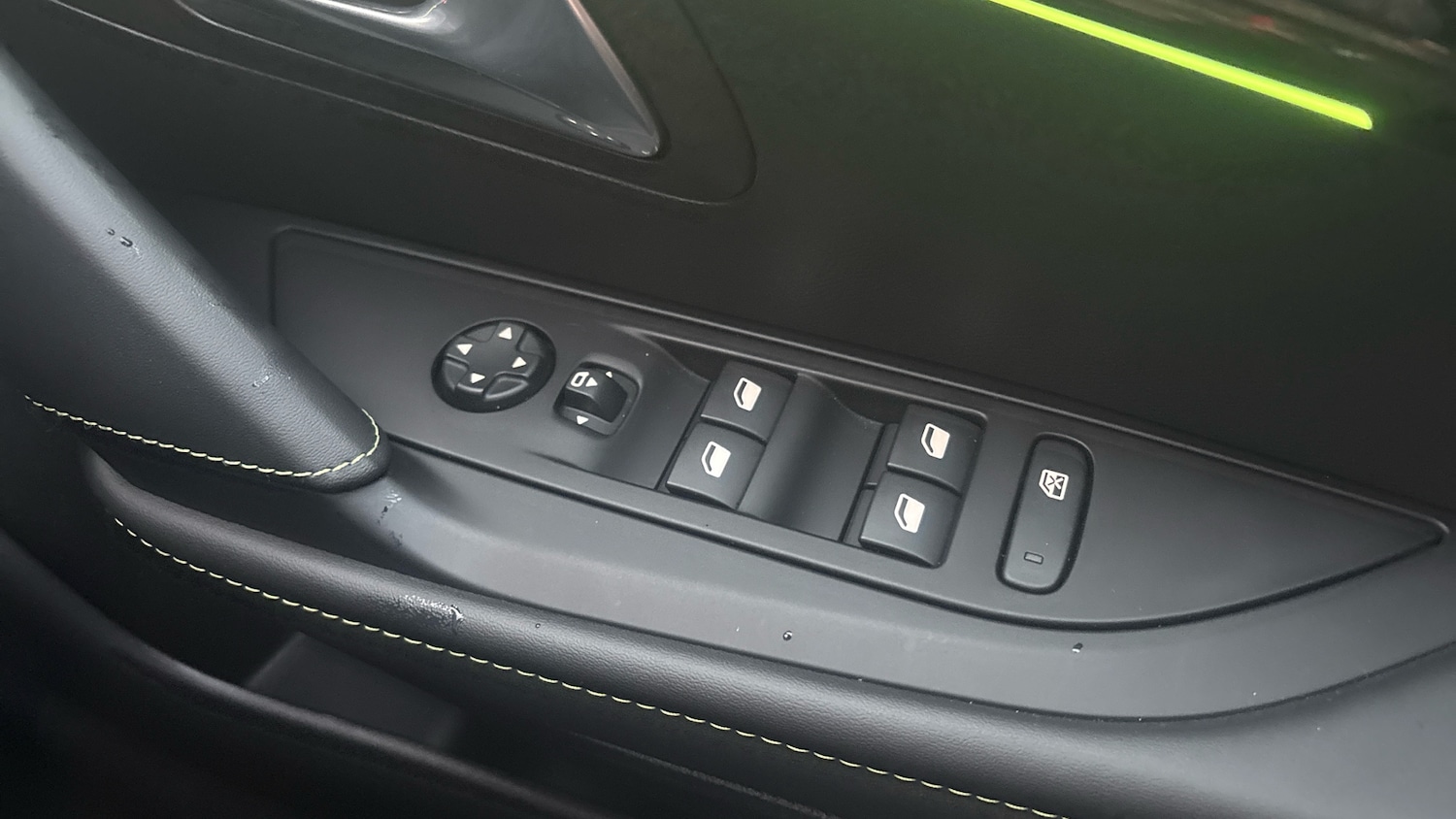 Used Peugeot 208 2022 for sale - 77033337: Photo 32