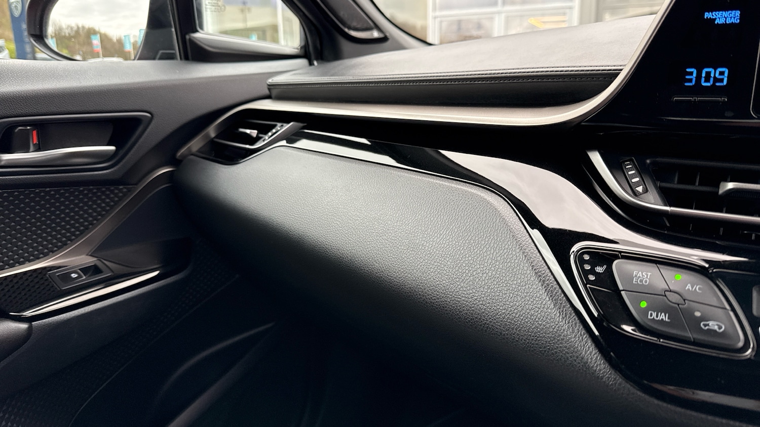 Used Toyota C-HR 2018 for sale - 78094927: Photo 23