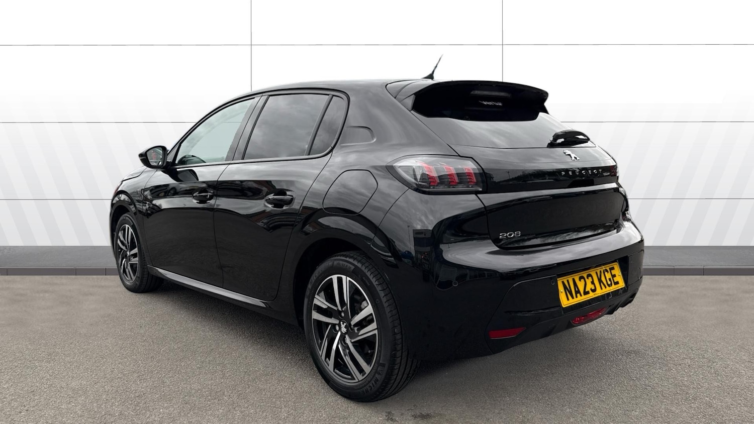 Used Peugeot 208 2023 for sale - 78109270: Photo 2