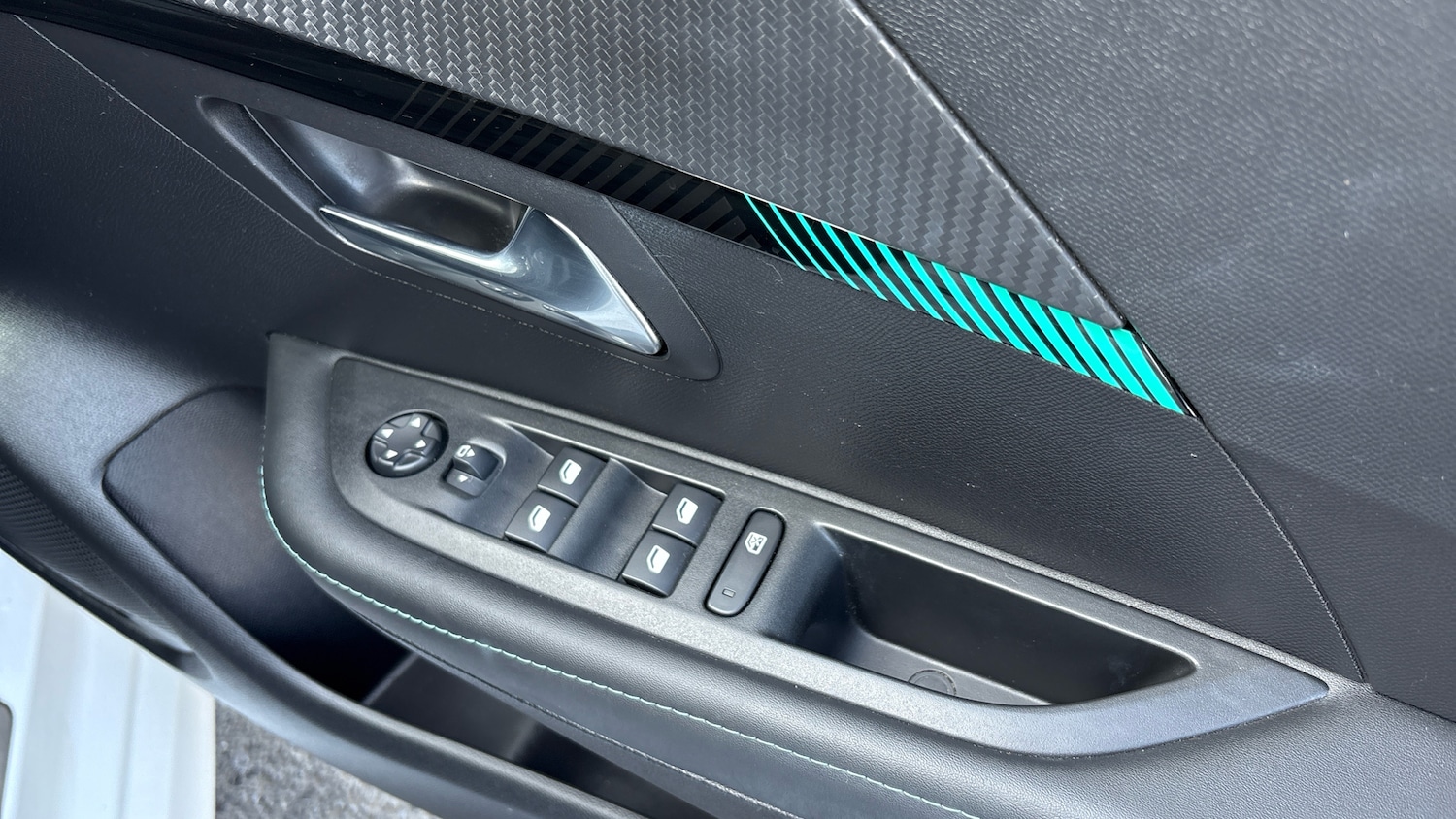 Used Peugeot 208 2023 for sale - 77803070: Photo 24