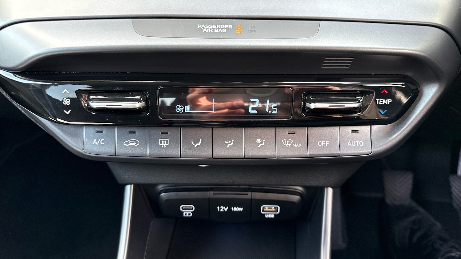 Used Hyundai i20 2023 for sale - 77930523: Photo 31