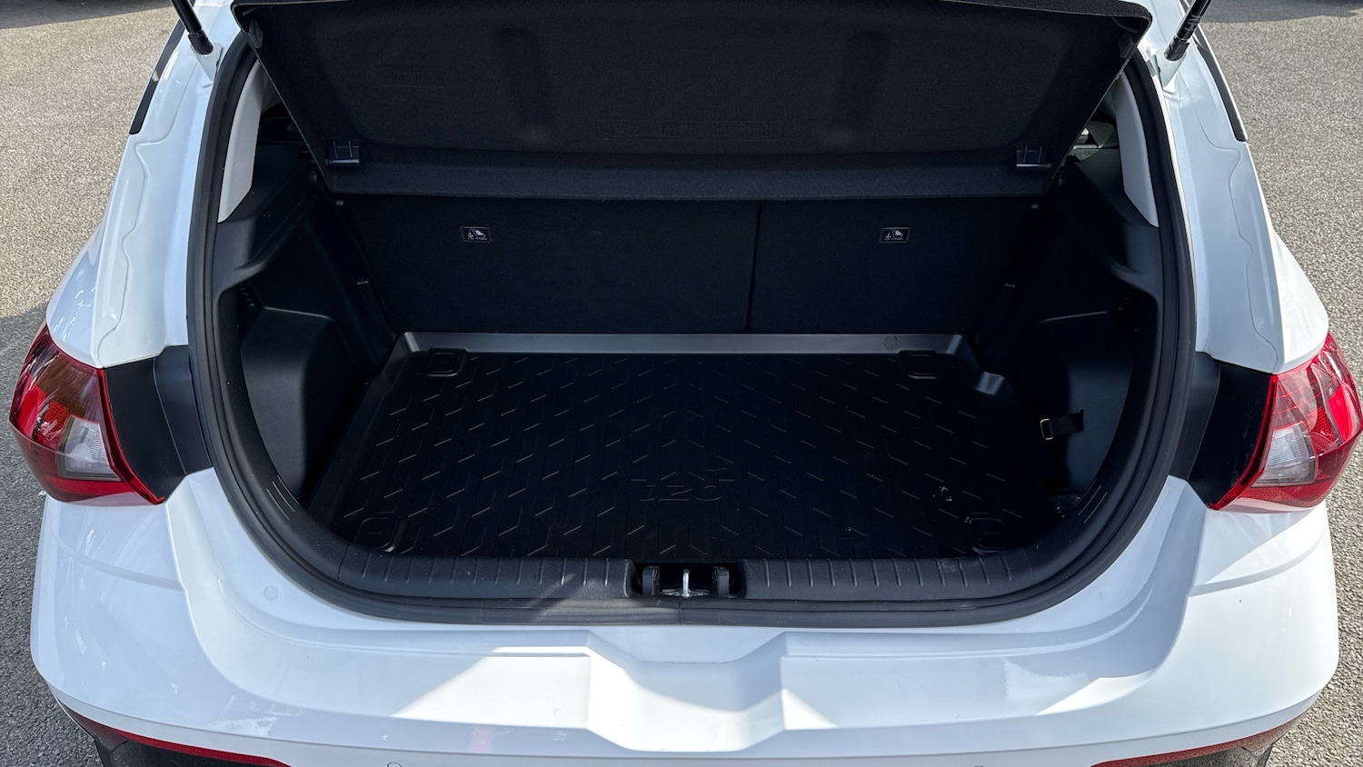 Used Hyundai i20 2023 for sale - 77930523: Photo 4