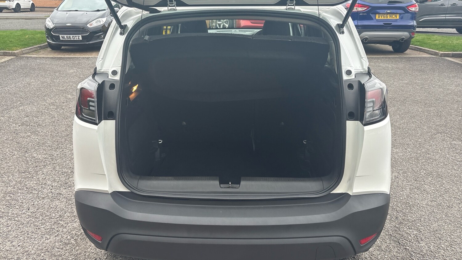 Used Vauxhall Crossland 2023 for sale - 76131164: Photo 4